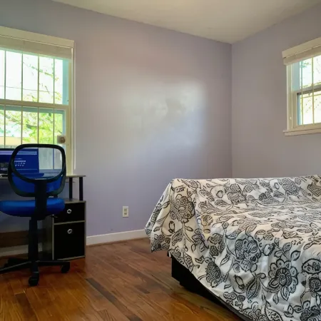Peaceful Home 10 minutes to Downtown, Shopping mall, Restaurants and Night Clubs