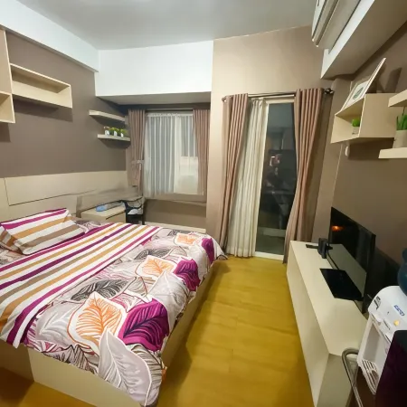 Premium Studio Room by Mareslim at Margonda Residence 5 Hotels in Depok City