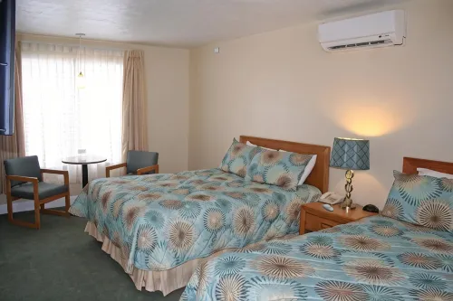 Lake Front Hotel - 2-Star