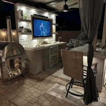 Luxury 4 Bed,  4 Bath with Heated Pool, Spa Outdoor Kitchen & Putting Green