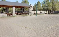 Remodeled cozy cabin on golf course with hot tub! - Alppimaja