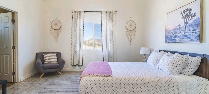 2 Acres w Views, Hot Tub, Pet Friendly, Full Kitchen, Game Room, EV Charger! Hotels in Joshua Tree