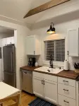 Charming & Quaint - Fully Restored Historic Cottage at Camellia Cottages - Boutique