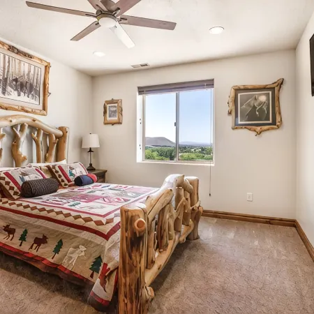 Spacious Family Getaway near Zion