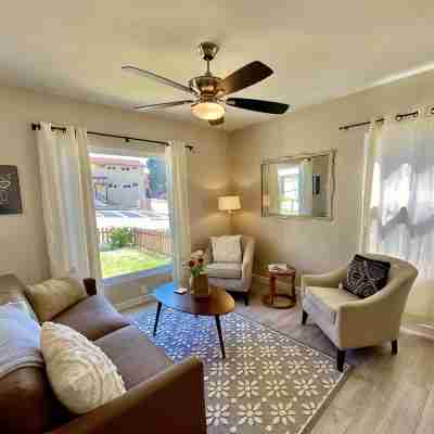 Charming Cottage - Conveniently located to Cal Poly and Downtown SLO Others