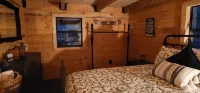 Secluded East TN Log Cabin - Hytter