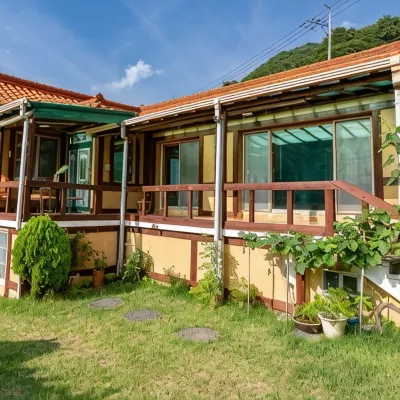 Yangsan Happy House Pension Отели рядом с достопримечательностью «Водопад Paraeso»