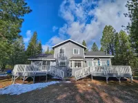 The Peaceful Escape: hiking, fishing, snow skiing. Sleeps 12 - Wifi