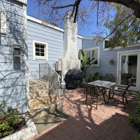 Charming Downtown Laguna Beach Cottage-beach across street/town 1 block