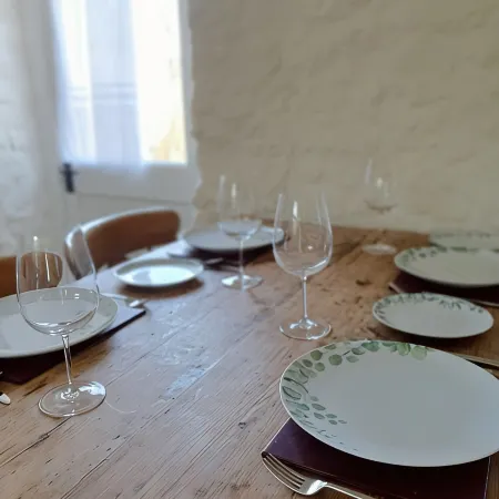 Gorgeous farm cottage, full of rural charm yet close to beaches and castles.