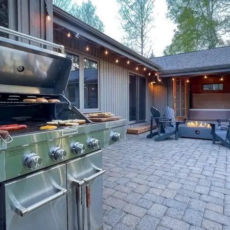 Luxury Family Friendly · Hot Tub · SHARC · Bikes · Ping Pong · Arcade · BBQ · AC
