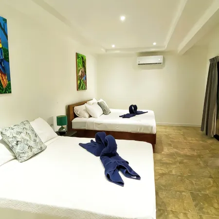 Manuel Antonio, Private Pool Jacuzzi, Pool table, Gated community