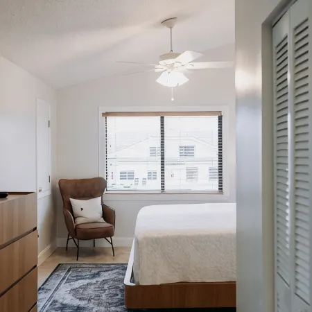 Just renovated! Best condo in Jupiter, Walk to the beach!