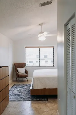 Just renovated! Best condo in Jupiter, Walk to the beach! - balcony