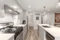 Private apartment in the quiet community of North Vancouver Lynn Valley - 3-Star