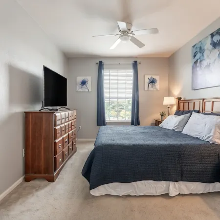 Windsor Hills Resort - Pool View and 2 miles from Disney World!