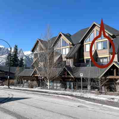 Spectacular Mountain Views! Unique & Rare End Unit 2 Storey Condo + 2 balconies! Hotel Exterior