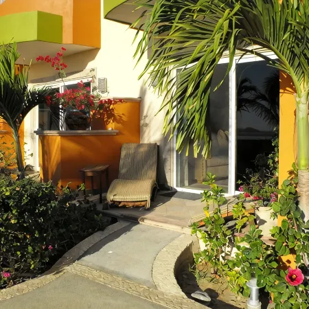 Casa Bella Beachfront. in Town. White Sandy Beaches & Palmas Pickleball Nextdoor