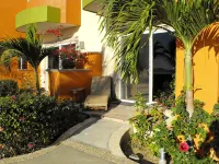 Casa Bella Beachfront. in Town. White Sandy Beaches & Palmas Pickleball Nextdoor