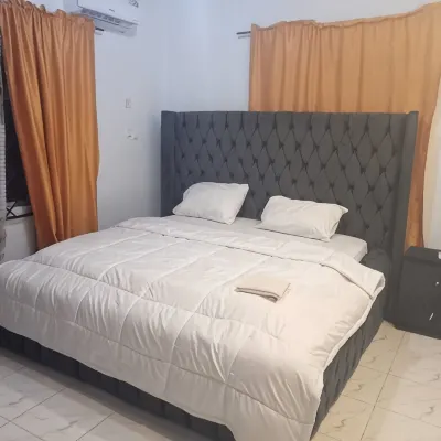 JenAir Hotels and Apartment Hotels near Uteh Enogie Palace