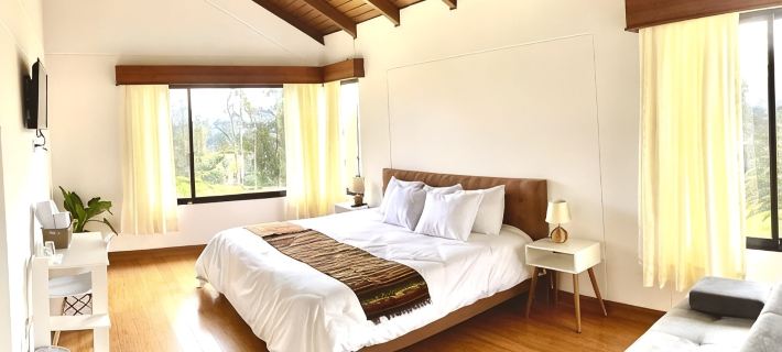 Quito Airport Suites Hotel Hotele w: Quito