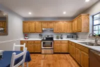 Cloudland Cottage--minutes away from world-class hiking, waterfalls, hanggliding