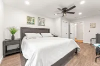 A Touch of Salt Fork.... 2 King, 3 Queen, twin bunk beds - Boutique