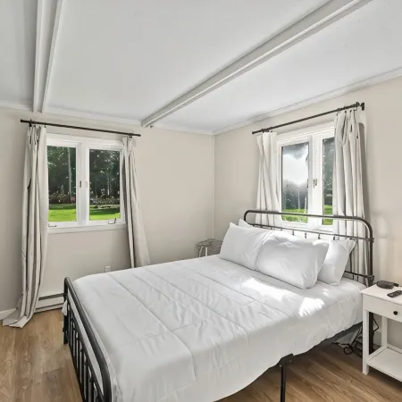 The Woodland Haven - Secluded 3 bed, 2 bath, and Hot Tub!