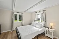 The Woodland Haven - Secluded 3 bed, 2 bath, and Hot Tub! - Chalets