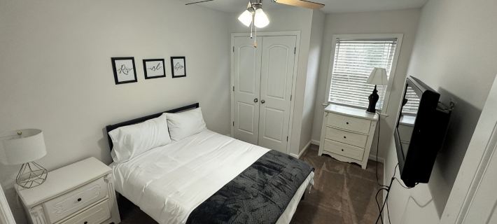 Spacious Townhouse In High Point Near HPU & Furniture Market Hotels in High Point