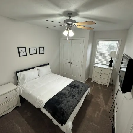 Spacious Townhouse In High Point Near HPU & Furniture Market
