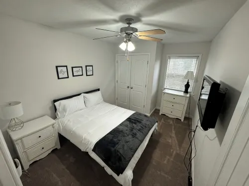 Spacious Townhouse In High Point Near HPU & Furniture Market - Bungalows