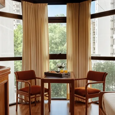 Primacy Hotel