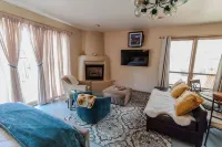 North Sunflower Casita @ SantuaRio Grande - Cozy Casita+Fireplace+Private Patio - Apartments