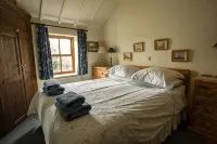 Detached Stone Cottage with a Private Indoor Pool (Not Shared) - Pools