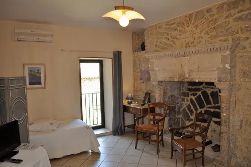 Château de Bessas - Bed and breakfasts