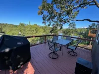 The Cottonwood at Hamilton Cove ~ Cabin Eighteen ~ Pet Friendly - Chalets