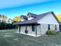 Quiet house in the country - 20 minutes from Canton and Lake Fork! - 4-Star