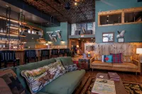 Luxury Lakeside Penthouse Lodge with Boatslip and Bunk Room! - Wi-Fi