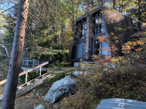 Secluded lakefront cottage with private beach LAKES REGION, DENMARK MAINE - Wifi
