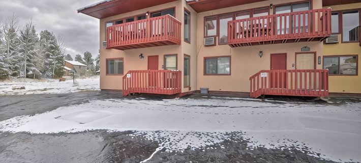 Nicely Renovated Two Bedroom Two Bath Condo with Lake and Mountain Views! Hotéis em Archuleta County