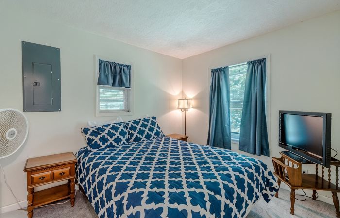 Waterfront Cabin - Family and Dog Friendly