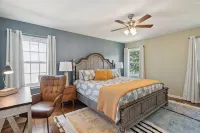 Hanahan Haven GameRoom Bikes FirePit Dog & Family Friendly - Homestays