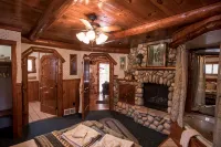 Rustic and Charming one Bedroom cabin. Upgraded pontoon! - Feriehus