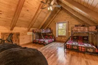 Authentic Log Cabin - Sleeps 10 - Hot Tub - Fire Pit - Hocking Hills - con encanto
