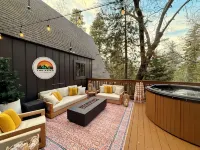 Secluded A-Frame, Fire Place, Hot Tub - Chalets