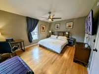 Historic Home w/ Large Kitchen-Comfy Beds-Laundry - Wifi