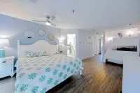 Oceanfront 2 Bedroom Condo! Villa Capriani - 4-Star