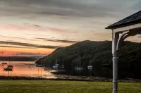 Shieldaig Lodge Hotel - parking