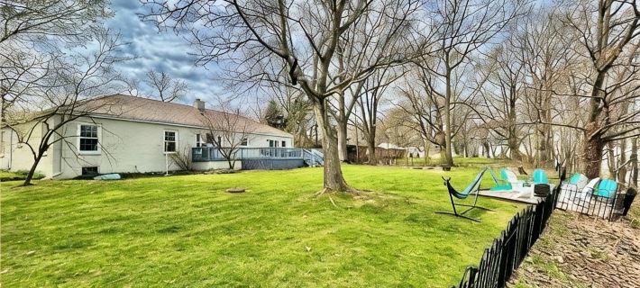 LUXURY WATERFRONT HOME w/PRIVATE BEACH w/BBQ PATIO Ξενοδοχεία στην πόλη Ashtabula County